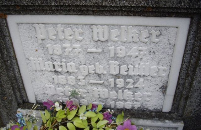 Welker Peter 1877-1947 Beutler Maria 1883-1924 Grabstein